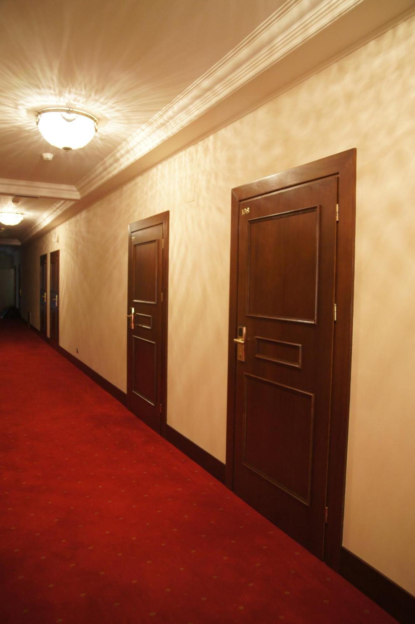 Hotel Cristal Park Dąbrowa Tarnowska Kültér fotó