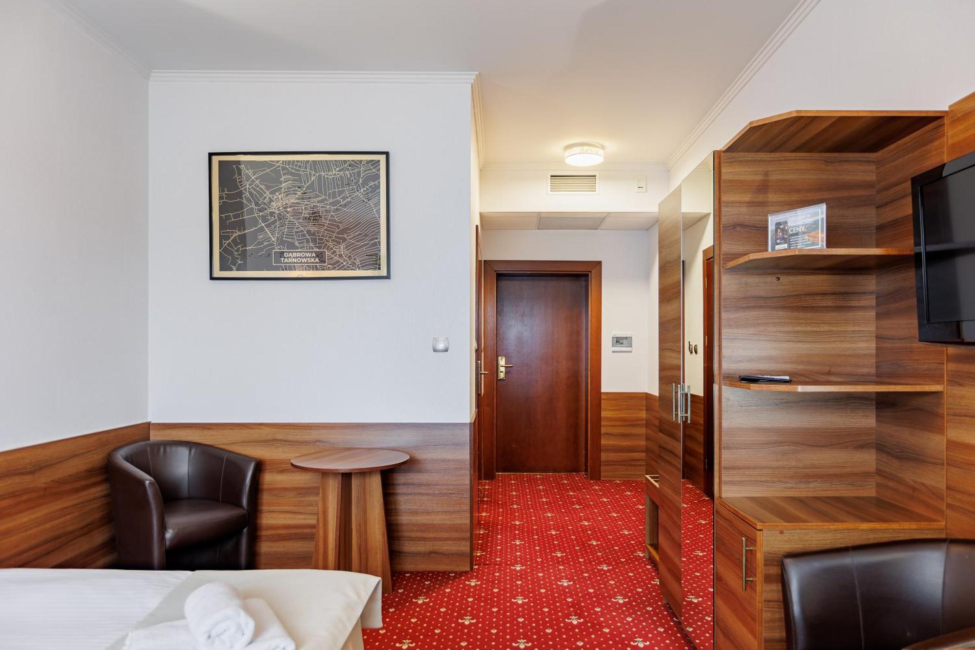 Hotel Cristal Park Dąbrowa Tarnowska Kültér fotó