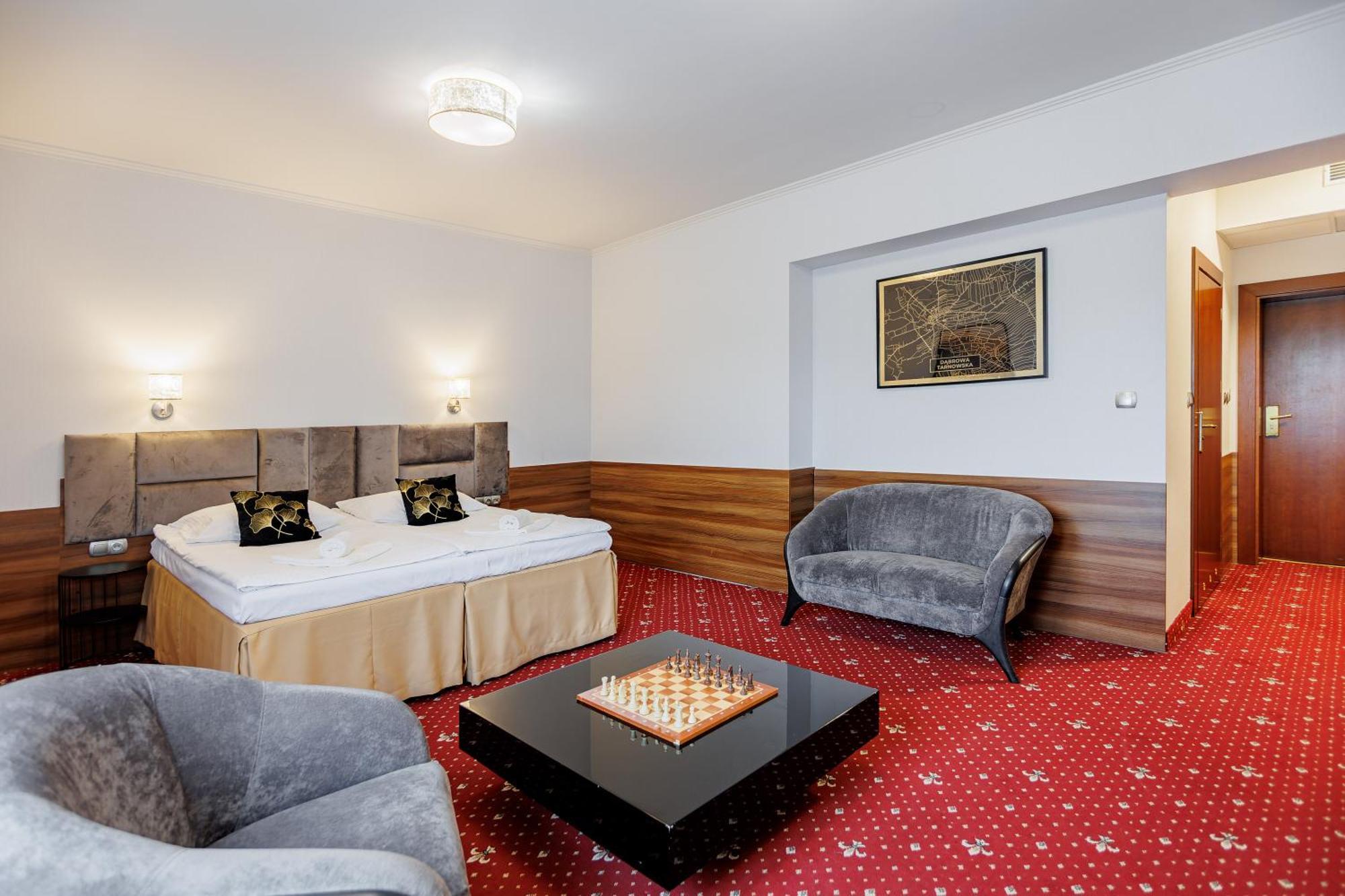 Hotel Cristal Park Dąbrowa Tarnowska Kültér fotó