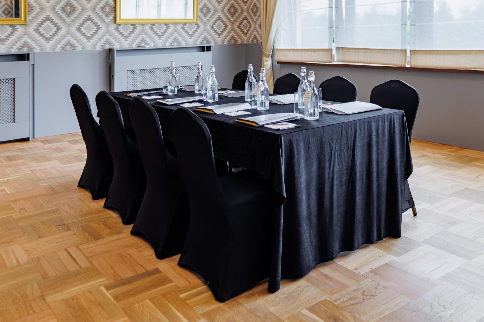 Hotel Cristal Park Dąbrowa Tarnowska Kültér fotó