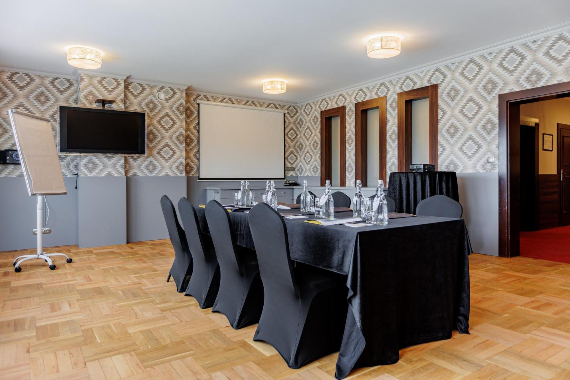 Hotel Cristal Park Dąbrowa Tarnowska Kültér fotó